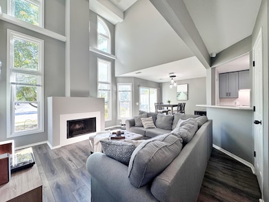 730 Hamilton Cir, Schaumburg, IL 60194 - photo 7