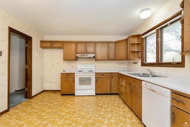 2215 Terry Way, Manhattan, KS 66502 - photo 7