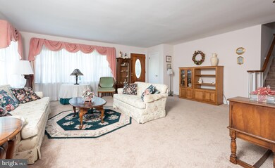 205 Canterbury Dr, Wallingford, PA 19086 - photo 5