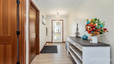 109 N Pyle Dr, Kingsford, MI 49802 - photo 2