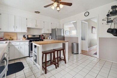 11 Tolman St unit 11, Waltham, MA 02453 - photo 5