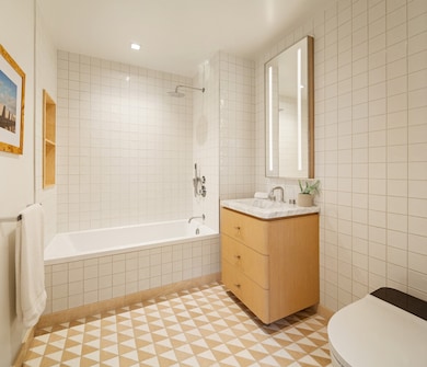 Radiant Long Island City unit 504, Long Island City, NY 11101 - photo 6