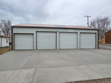 204 S 7th St, Basin, WY 82410 - photo 6