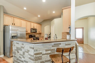 1051 Luke Dr, Alvin, TX 77511 - photo 5