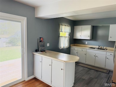 1233 W Jefferson St, Vandalia, IL 62471 - photo 3