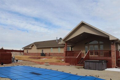 631 E Kabec Rd, North Platte, NE 69101 - photo 3