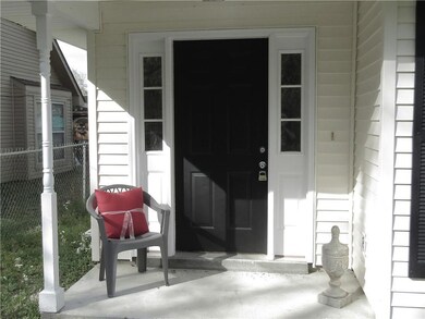 Front porch, great for enjoying the sunshine. Etch