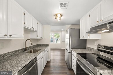 7186 Glenmeadow Ct, Frederick, MD 21703 - photo 7