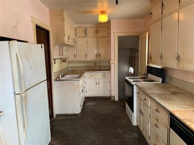 255 18th St NW, Cedar Rapids, IA 52405 - photo 5