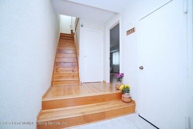 69 Dina Ct, Staten Island, NY 10306 - photo 4