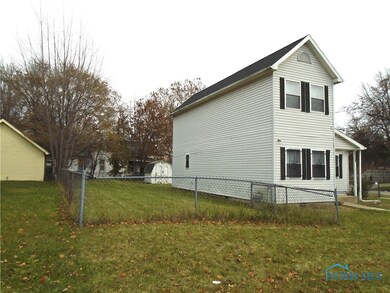 Nice and large side yard