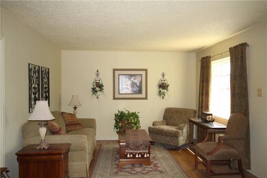 8133 Hickory Ln, El Paso, TX 79915 - photo 3