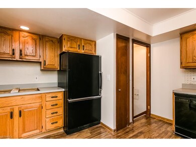 1840 Beverly Hills Dr unit D, Euclid, OH 44117 - photo 5