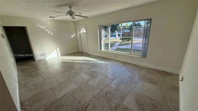 212 SW 13th St unit 1 Front, Dania Beach, FL 33004 - photo 3