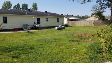 210 Lois Ln, Paragould, AR 72450 - photo 2