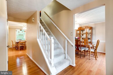 7662 Fallswood Way, Lorton, VA 22079 - photo 5