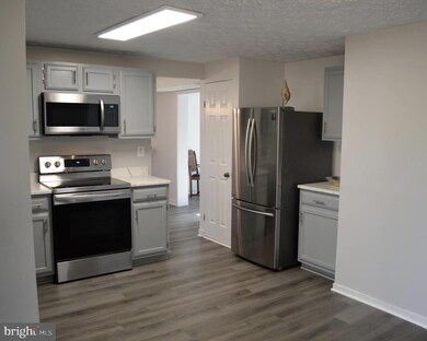 5595 Hunting Horn Dr, Ellicott City, MD 21043 - photo 7