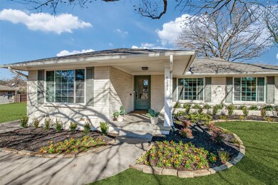 6211 Monticello Ave, Dallas, TX 75214 - photo 2