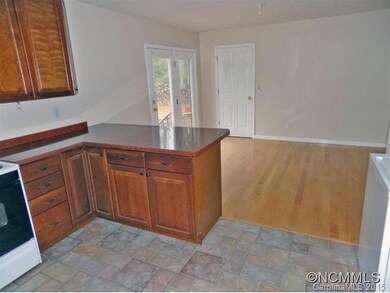 Kitchen to dining