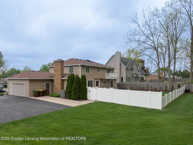 6108 Skyline Dr, East Lansing, MI 48823 - photo 7