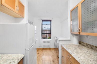 63-95 Austin St unit 2C, Rego Park, NY 11374 - photo 4