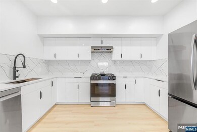 114 Pine St unit 2, Cliffside Park, NJ 07010 - photo 5