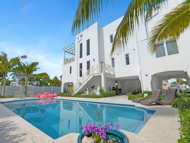 317 E Seaview Cir, Duck Key, FL 33050 - photo 5