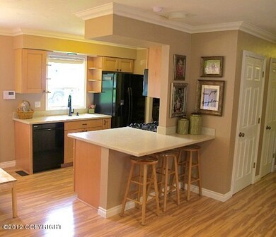 Kitchen/Breakfast Bar