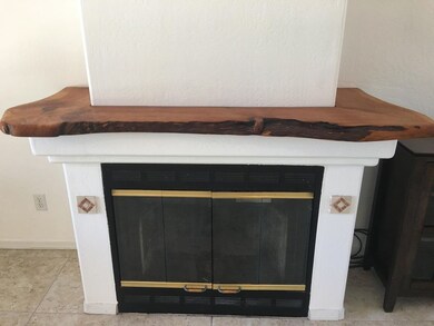Gas fireplace
