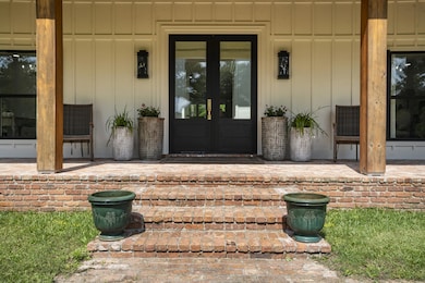 FRONT PORCH ENTRY