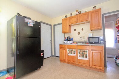 216 Eastern Ave, Springfield, MA 01109 - photo 7