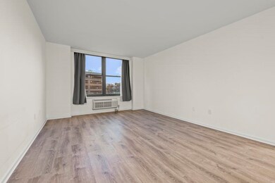 102 Christopher Columbus Dr unit 303, Jersey City, NJ 07302 - photo 5