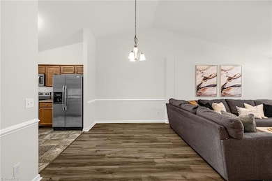 706 Chas Ct, High Point, NC 27265 - photo 7