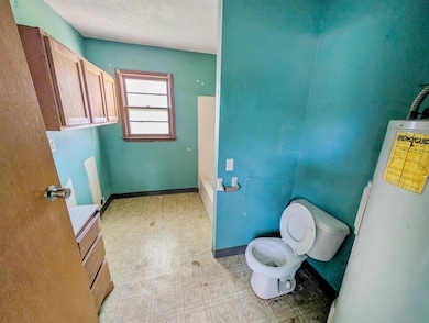 2323 E 23rd St, Des Moines, IA 50317 - photo 7