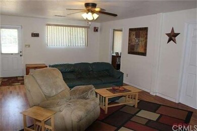 Well cared for wood laminate flooring, dual pane w