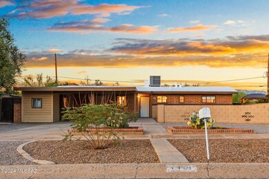 2-web-or-mls-6401 E Barnan St - MLS Imag