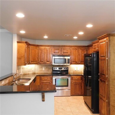 2303 Crooked Oak Ct, Shawnee, OK 74804 - photo 4