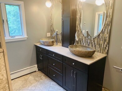 1211 Wapping Rd, Middletown, RI 02842 - photo 4