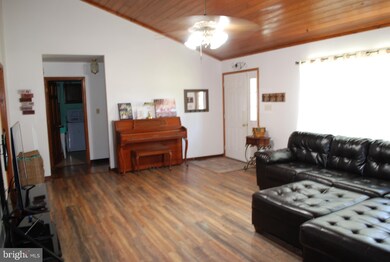 84 Lake Shore Dr, Colonial Beach, VA 22443 - photo 6