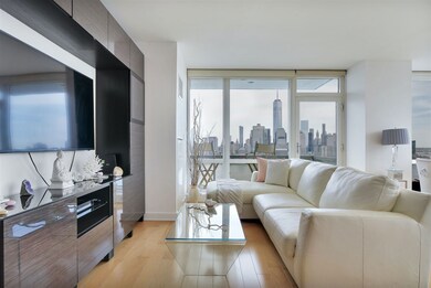 Crystal Point unit 3405, Jersey City, NJ 07302 - photo 2