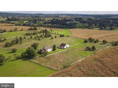 1048 Mill Hill Rd, East Greenville, PA 18041 - photo 3