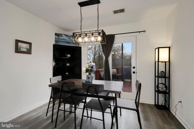 6832 Littlewood Ct, Sykesville, MD 21784 - photo 4