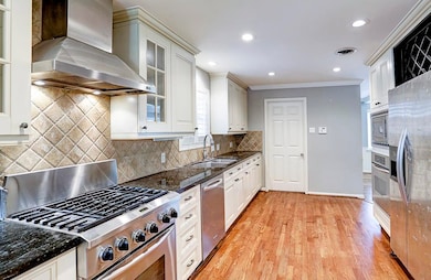 310 Wilchester Blvd, Houston, TX 77079 - photo 5