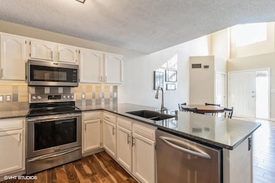 Kitchen appls stay