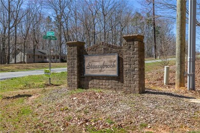 2866 Hickory Dr, Asheboro, NC 27205 - photo 4