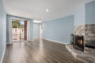 4633 Wild Indigo St unit 536, Houston, TX 77027 - photo 2