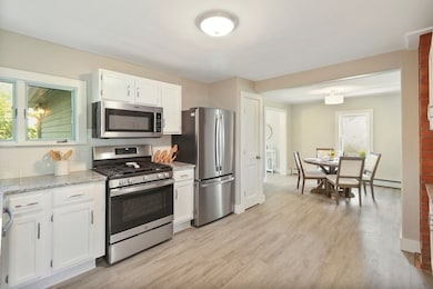 41 Cherry St, Easthampton, MA 01027 - photo 5