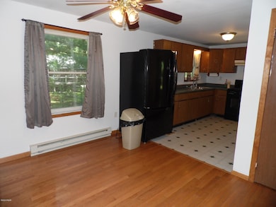Dining room to Kitchen