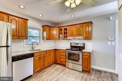 441 Yellow Springs S, Laurel, MD 20724 - photo 2