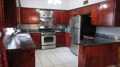 Kitchen featuring stainless steel finishes, ventil
